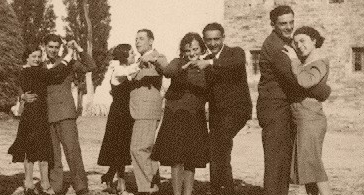 La ragazza dai "piedi rossi" (e quella dai "piedi sporchi")